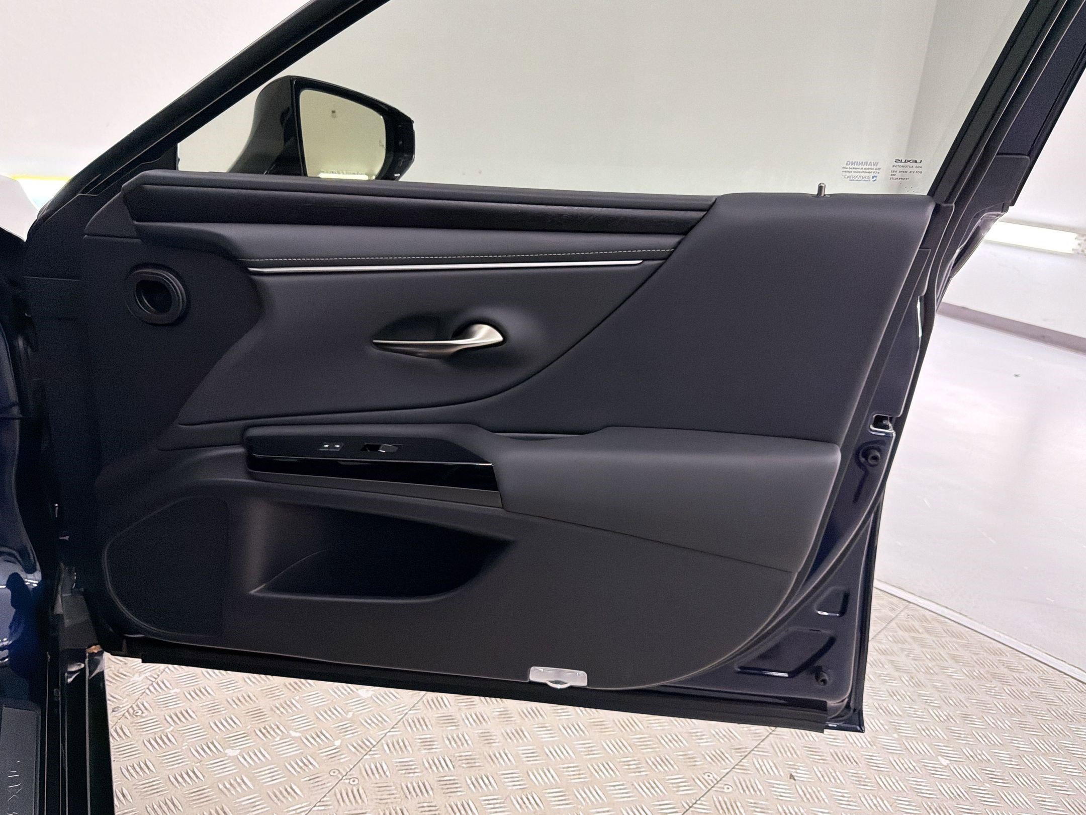 Certified 2024 Lexus ES 350 w/ Premium Package image 25