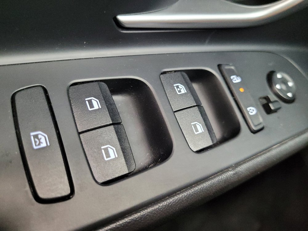 Used 2024 Hyundai Elantra SEL image 27