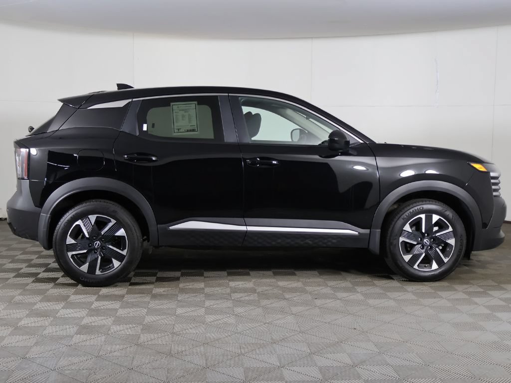Used 2025 Nissan Kicks SV AWD/4WD image 17