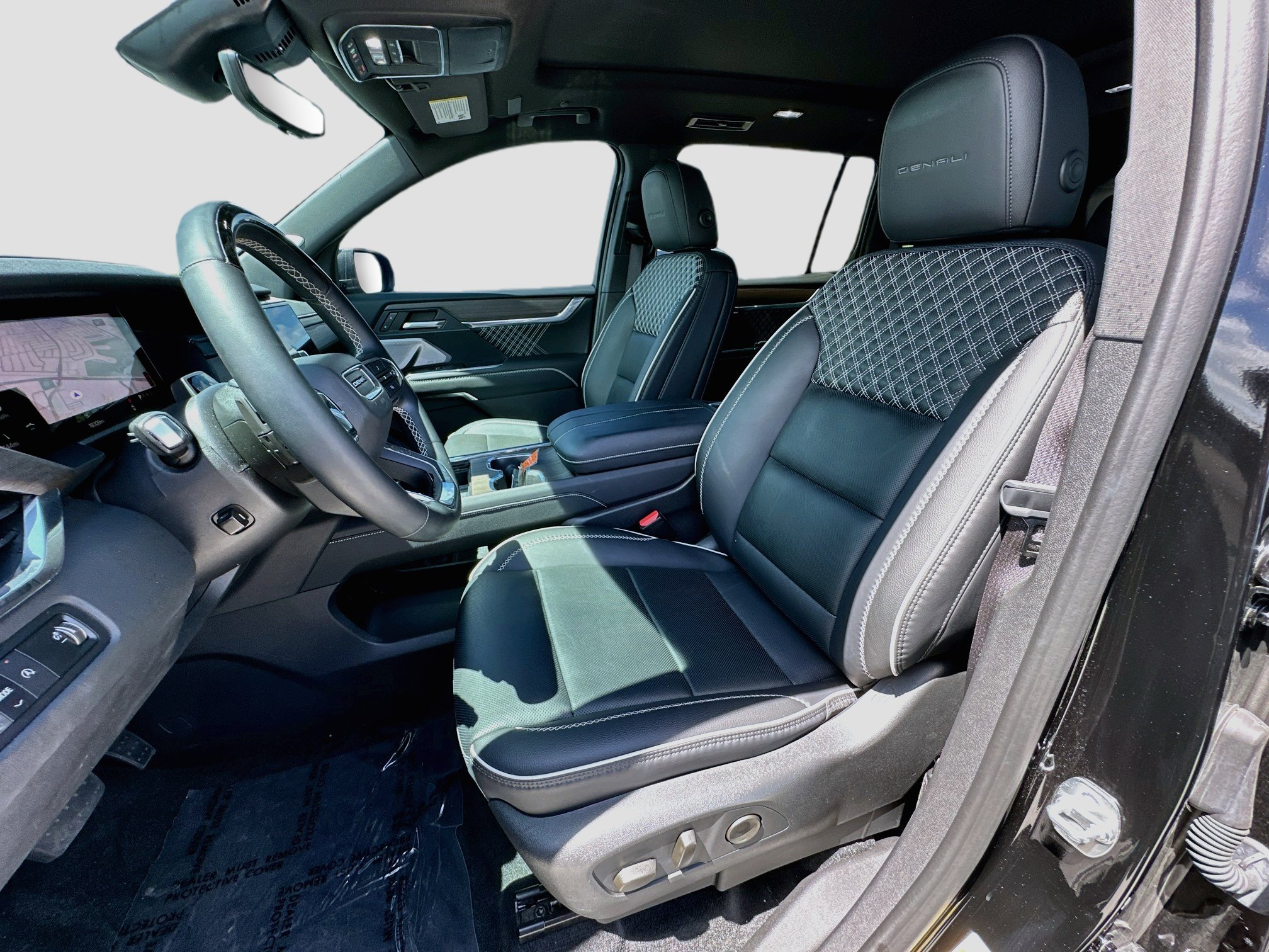 Used 2024 GMC Acadia Denali w/ Super Cruise Package FWD image 22
