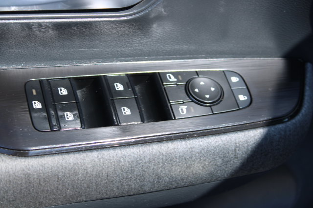 Used 2026 Nissan Kicks SV w/ SV Premium Package FWD image 10