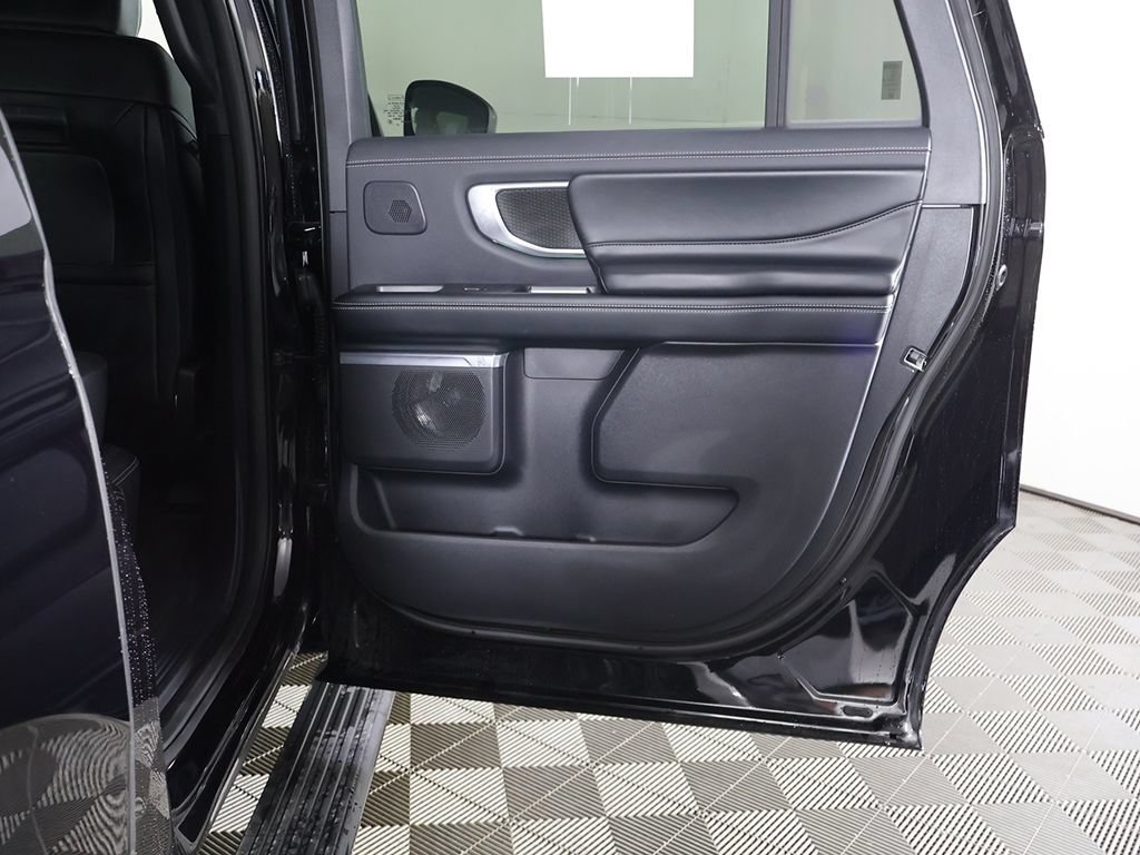 Used 2025 Ford Expedition Max Platinum w/ Stealth Performance Package AWD/4WD image 28