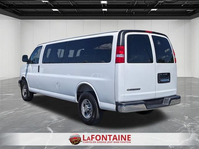 Used 2025 Chevrolet Express 3500 LT w/ LT Preferred Equipment Group RWD image 3
