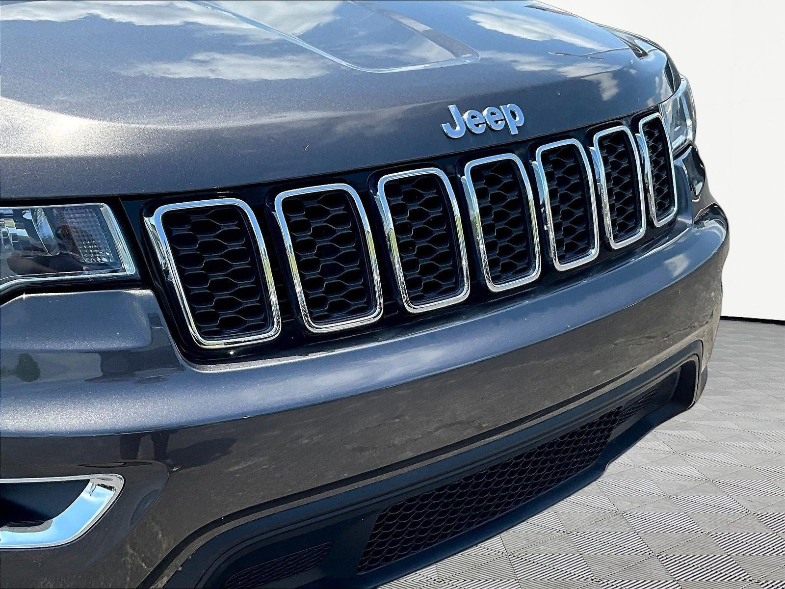 Used 2019 Jeep Grand Cherokee Laredo w/ Laredo X Package RWD image 33