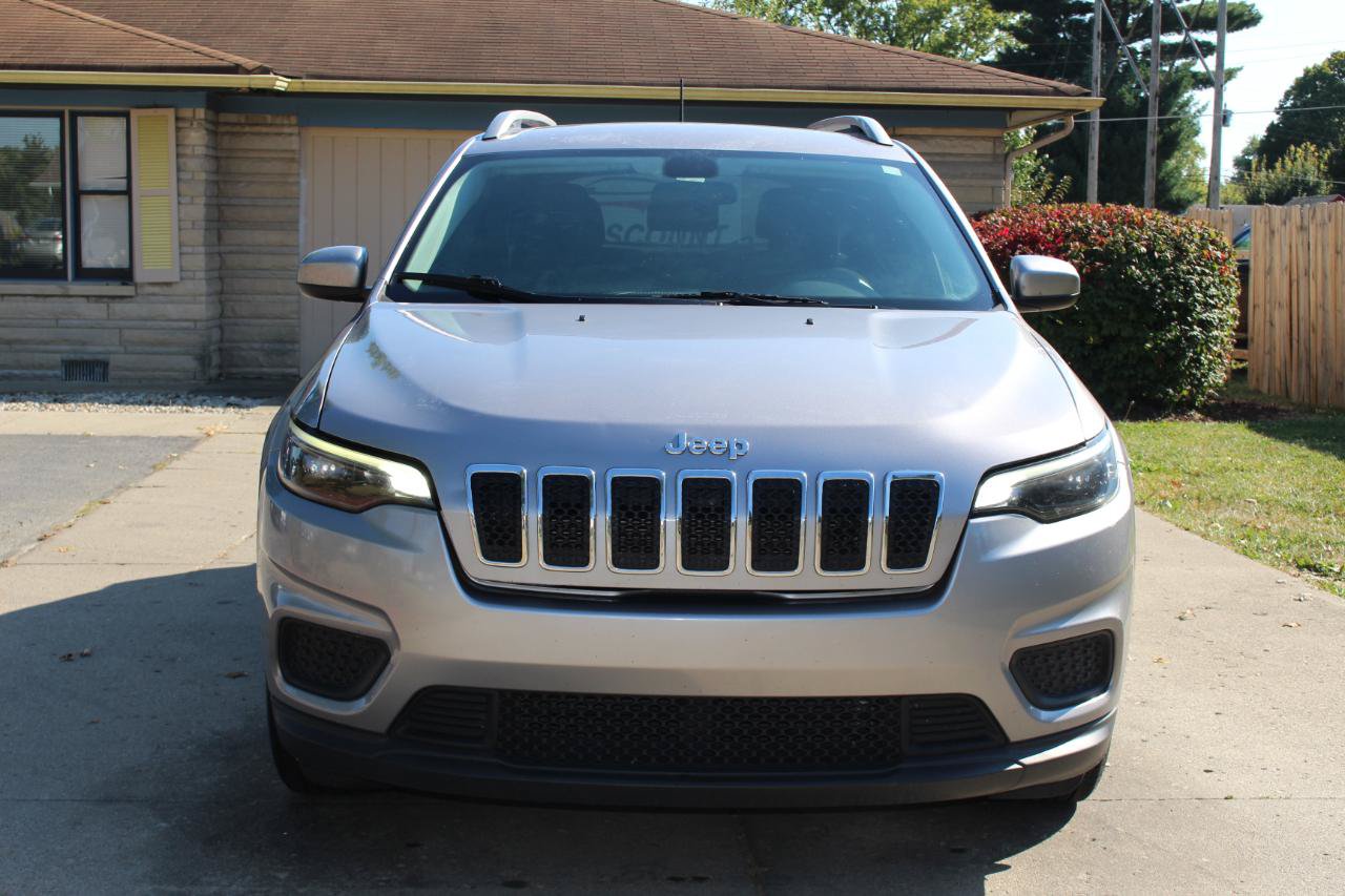 Used 2020 Jeep Cherokee Latitude FWD image 3