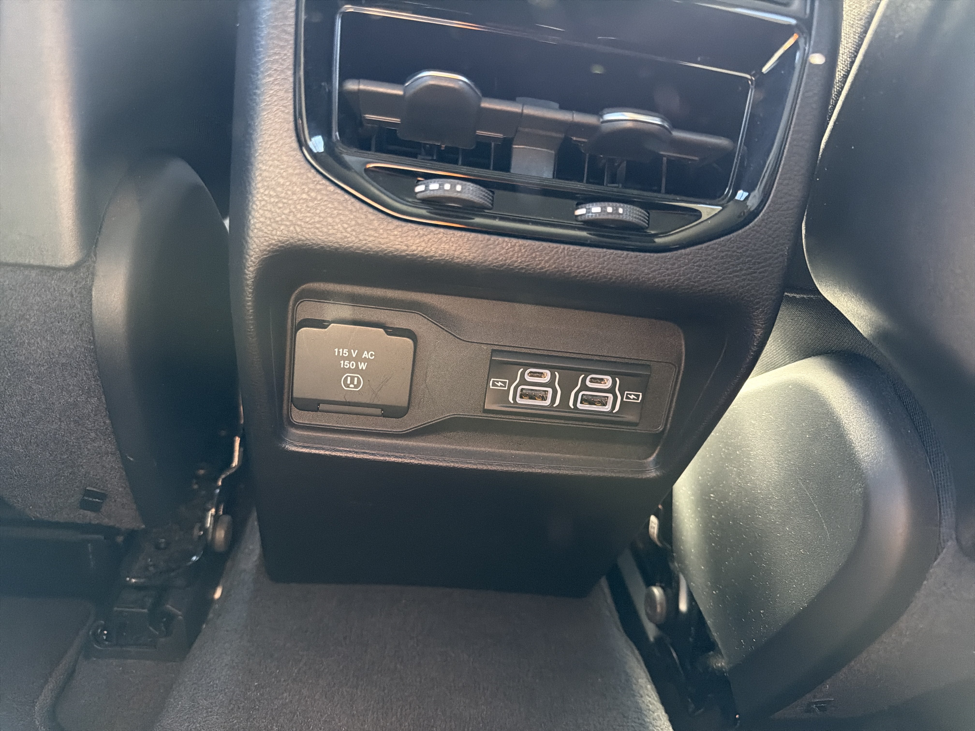 Used 2023 Jeep Grand Cherokee Laredo w/ Luxury Tech Group I AWD/4WD image 26