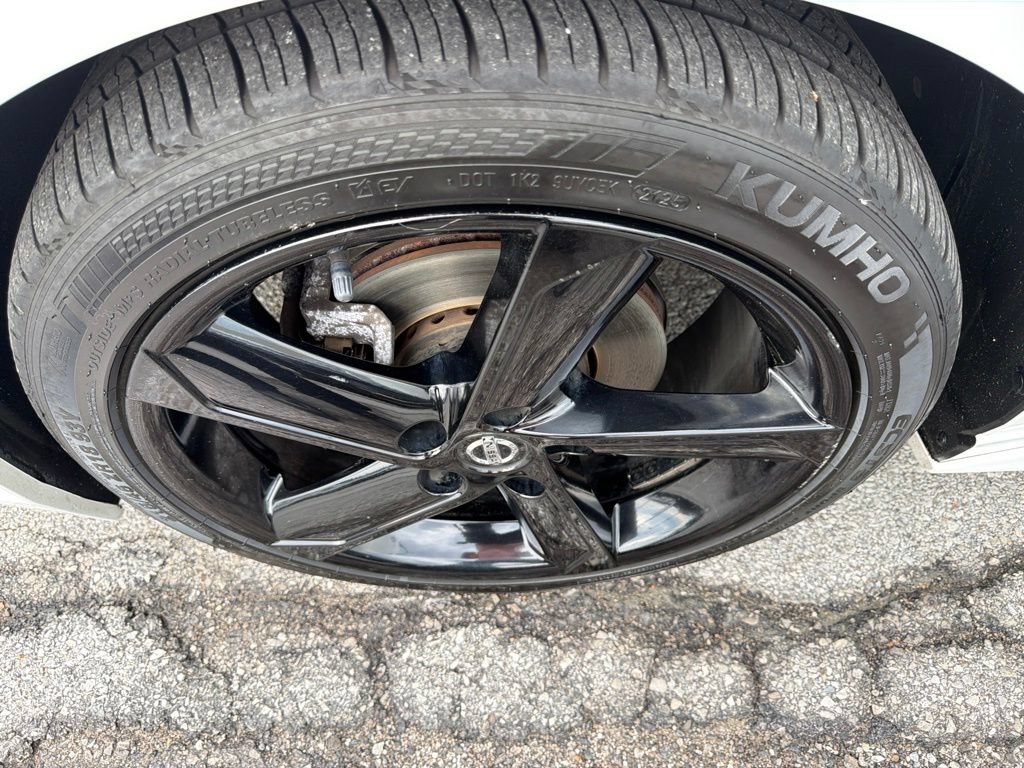 Used 2023 Nissan Sentra SR w/ SR Premium Package FWD image 19