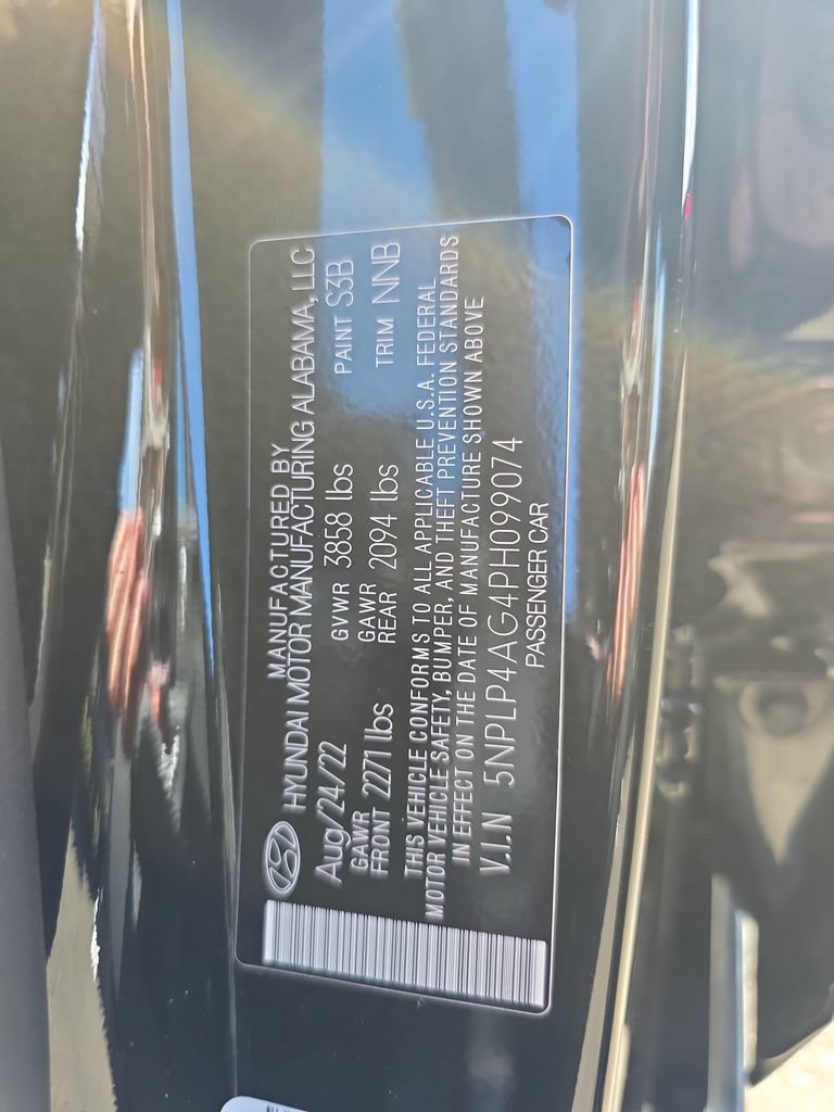 Used 2023 Hyundai Elantra Limited FWD image 21