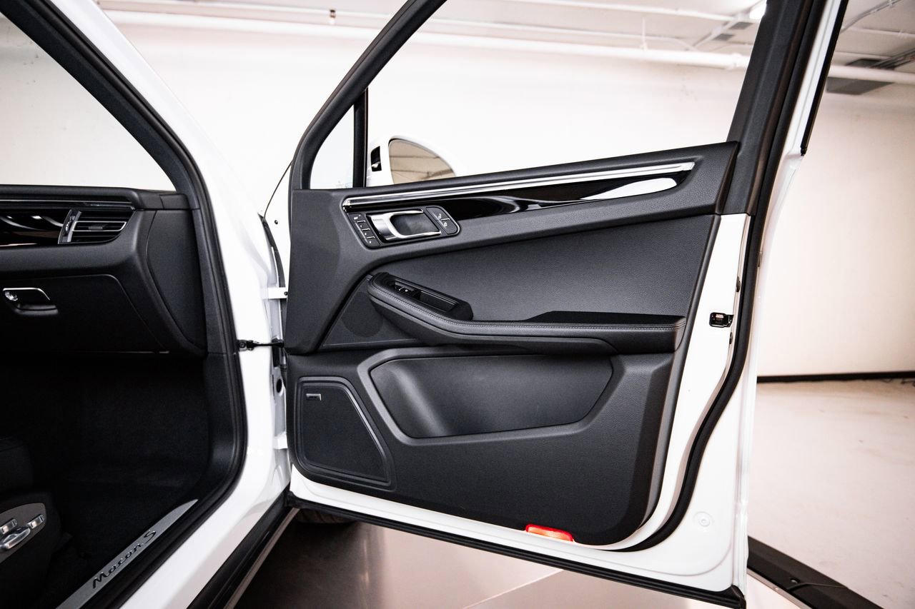 Certified 2026 Porsche Macan S AWD/4WD image 27