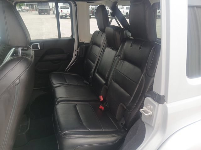 Used 2023 Jeep Wrangler Unlimited Sahara AWD/4WD image 14