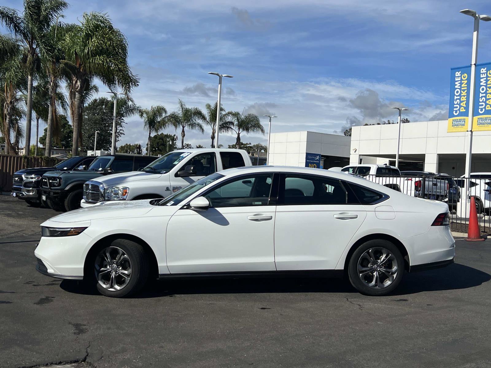 Used 2023 Honda Accord EX image 2