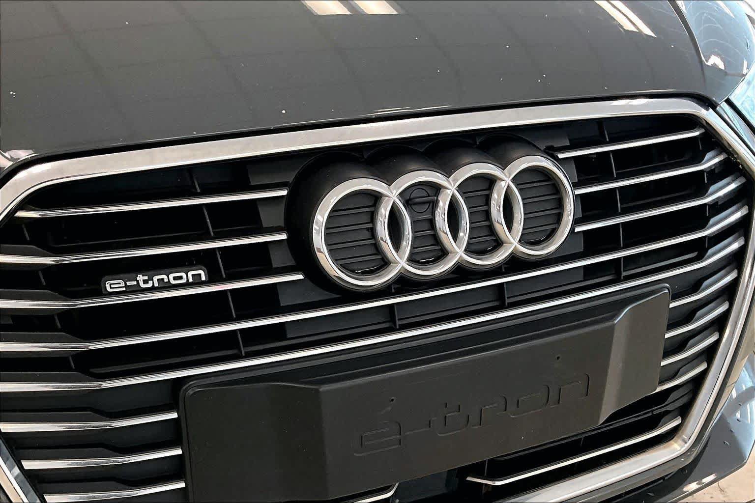 Used 2017 Audi A3 e-tron Premium w/ Sport Package FWD image 28