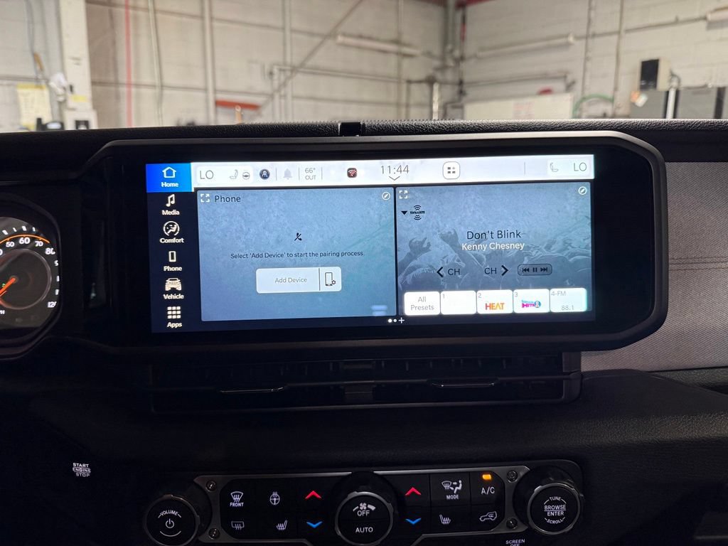 Certified 2025 Jeep Gladiator Sport AWD/4WD image 11