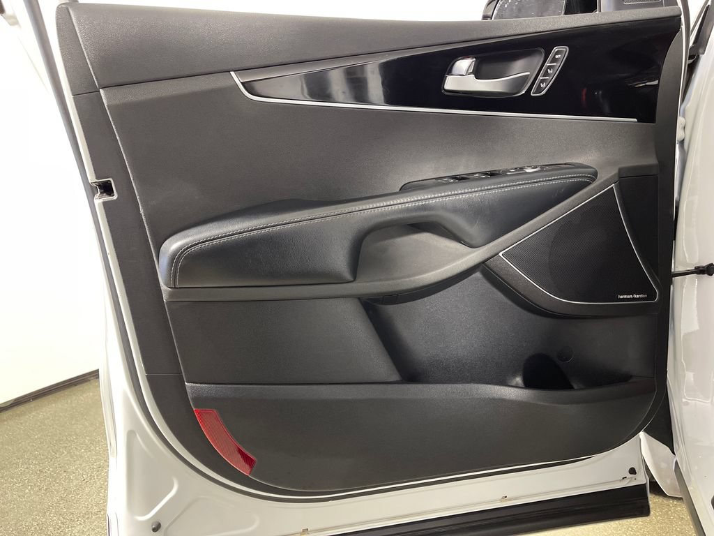 Used 2019 Kia Sorento SX FWD image 19