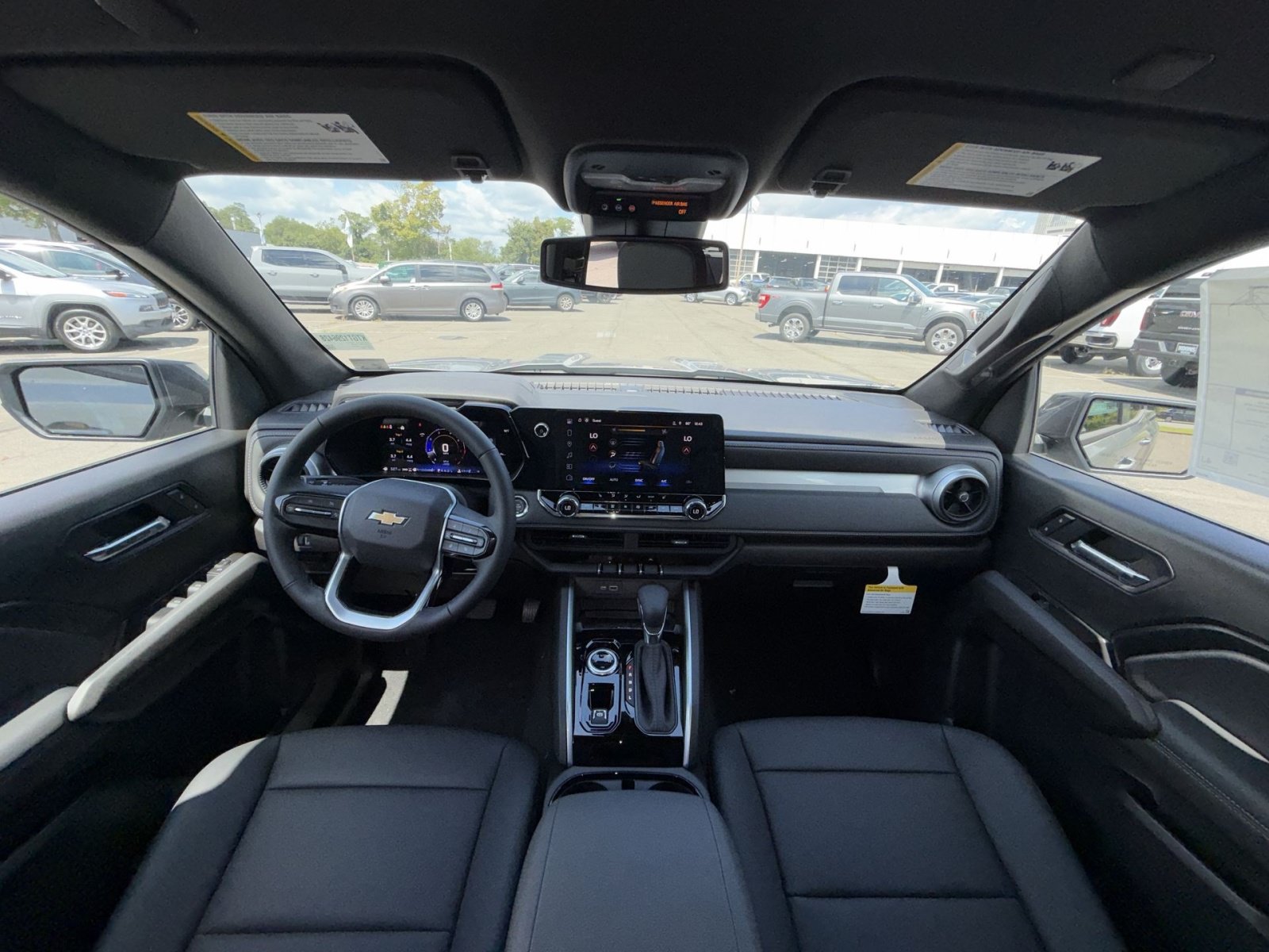 New 2026 Chevrolet Colorado LT w/ LT Convenience Package AWD/4WD image 23