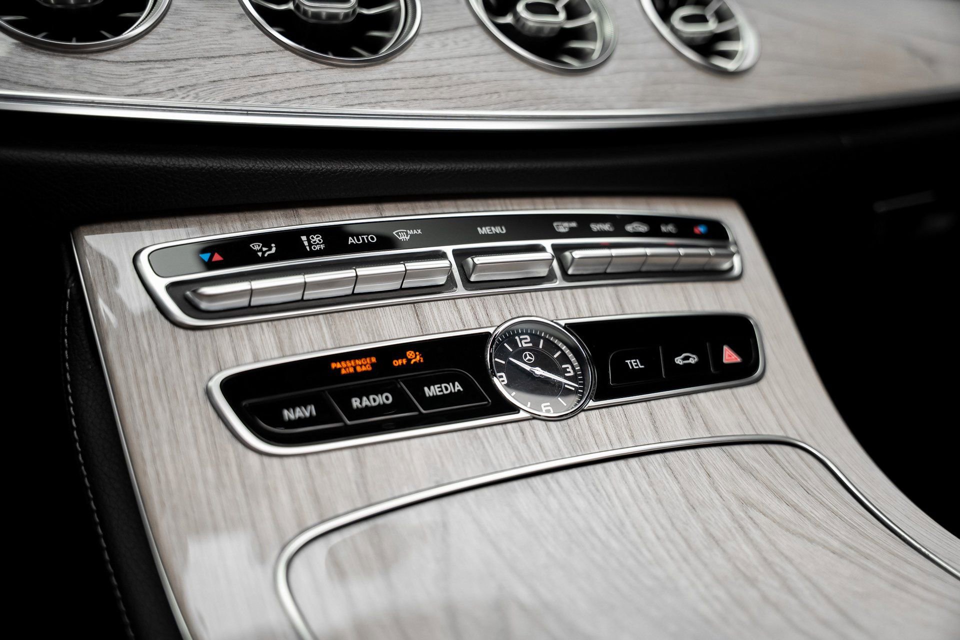 Used 2019 Mercedes-Benz E 450 4MATIC Cabriolet image 53