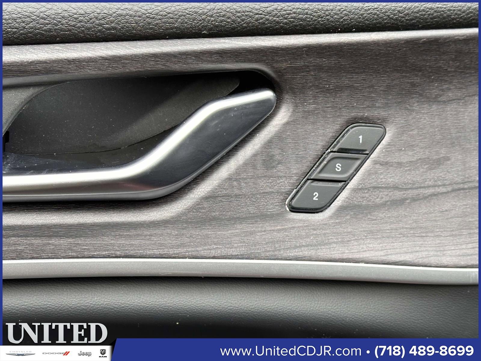 Used 2022 Jeep Grand Cherokee L Limited image 14