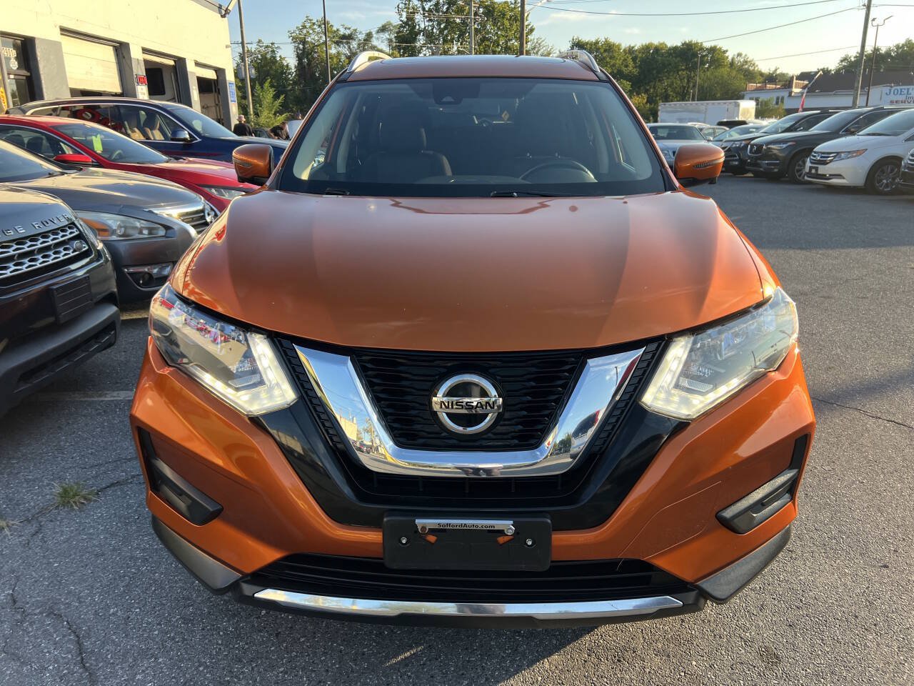 Used 2019 Nissan Rogue SV w/ Sun & Sound Touring Package AWD/4WD image 3