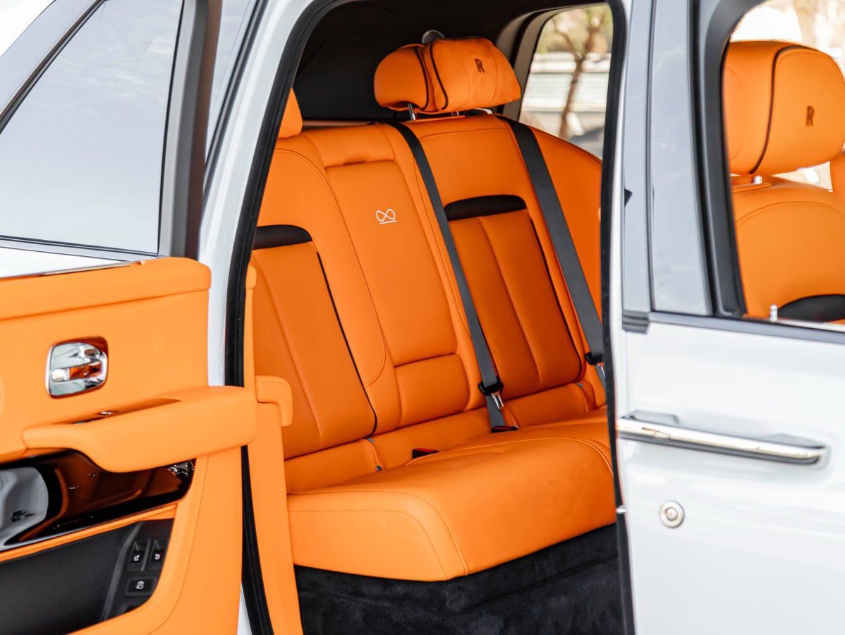 Certified 2023 Rolls-Royce Cullinan Black Badge w/ Dark Exterior Package AWD/4WD image 30