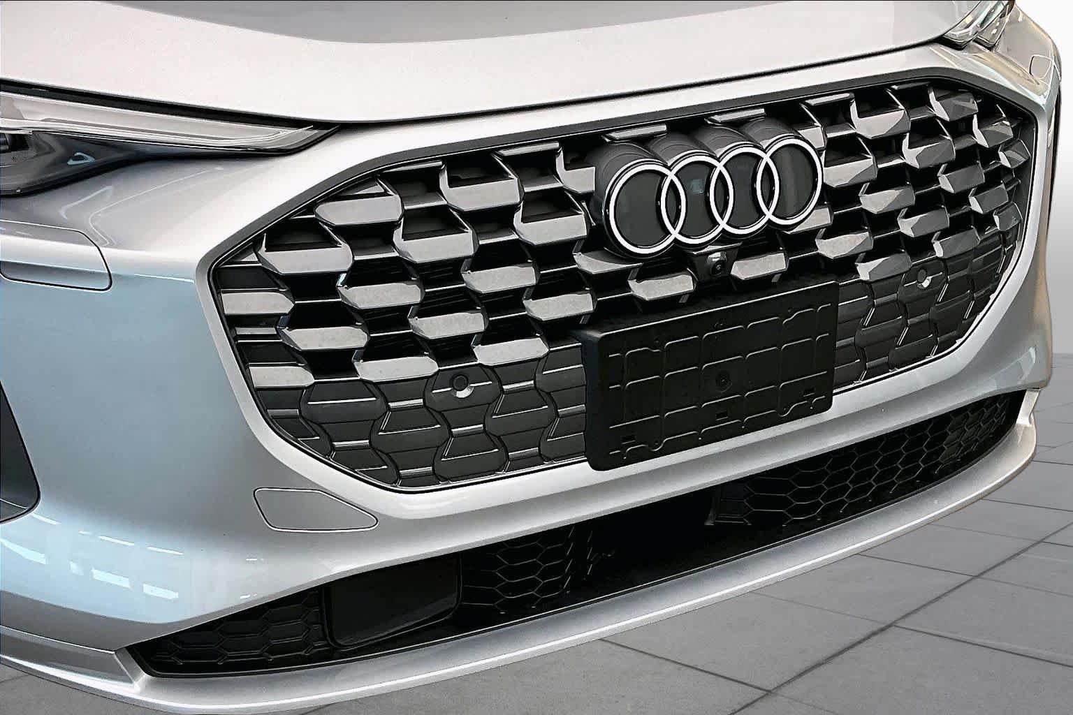 Certified 2025 Audi Q5 Premium AWD/4WD image 32