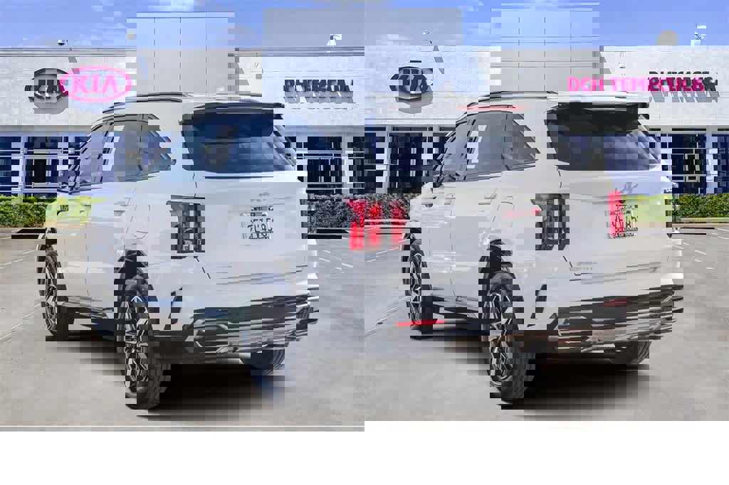 Certified 2023 Kia Sorento S image 6