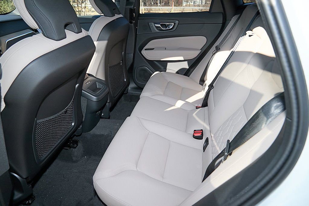 New 2026 Volvo XC60 B5 Plus w/ Protection Package Premier image 18