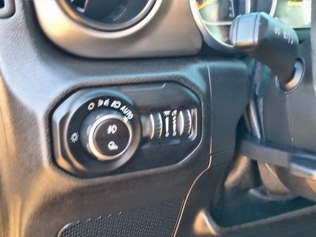 Used 2021 Jeep Gladiator Willys image 22