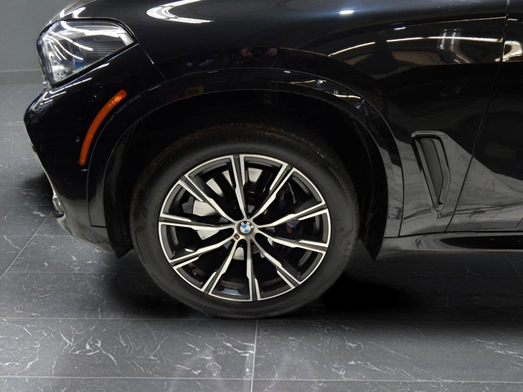 Used 2021 BMW X5 xDrive40i w/ M Sport Package image 11