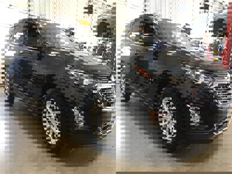 Used 2019 Chevrolet Equinox LT w/ Driver Convenience Package image 3