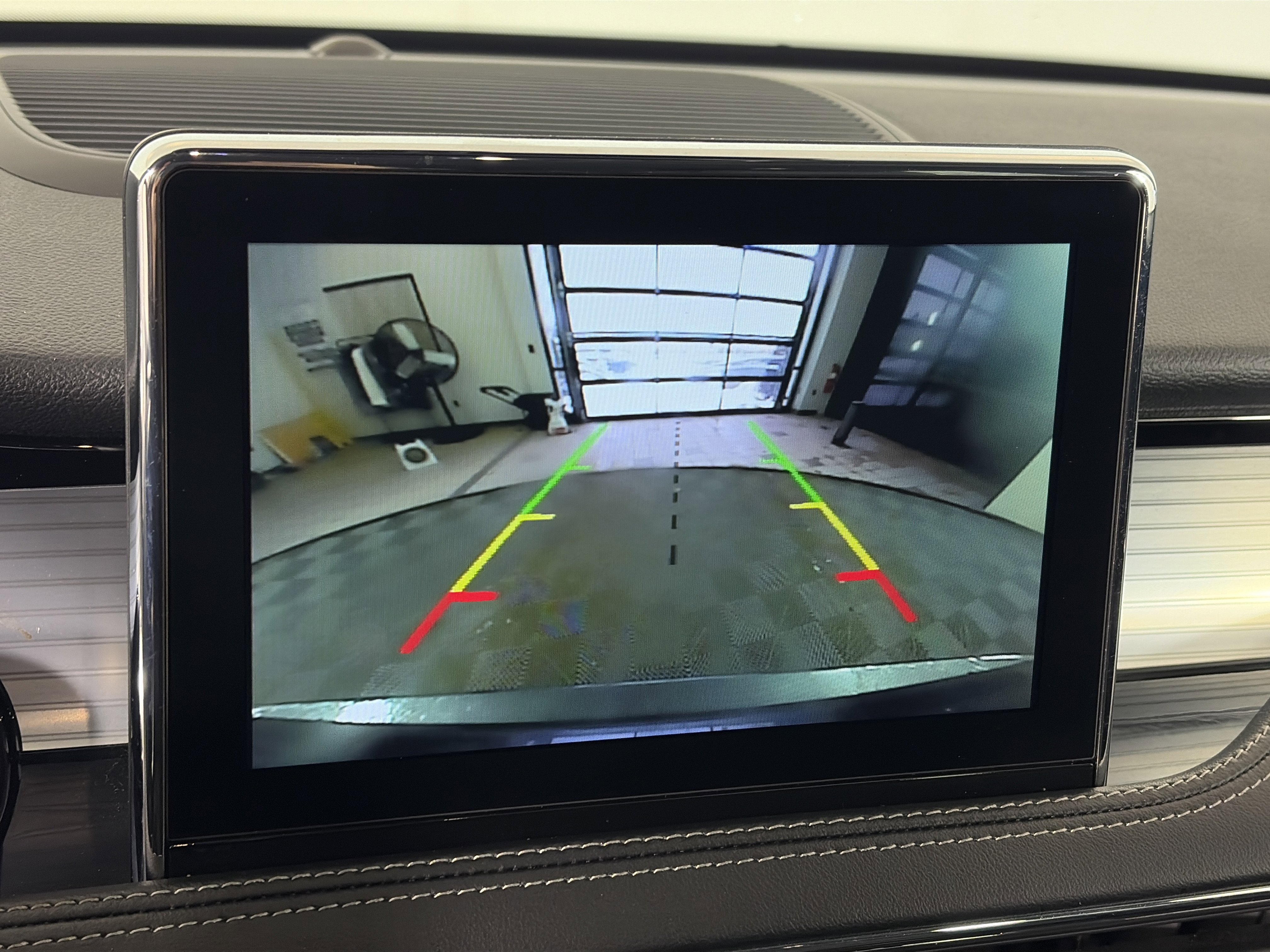 Used 2022 Lincoln Corsair Standard w/ Equipment Group 101A image 23