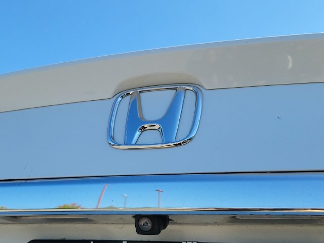 Used 2017 Honda Accord Hybrid Sedan image 9