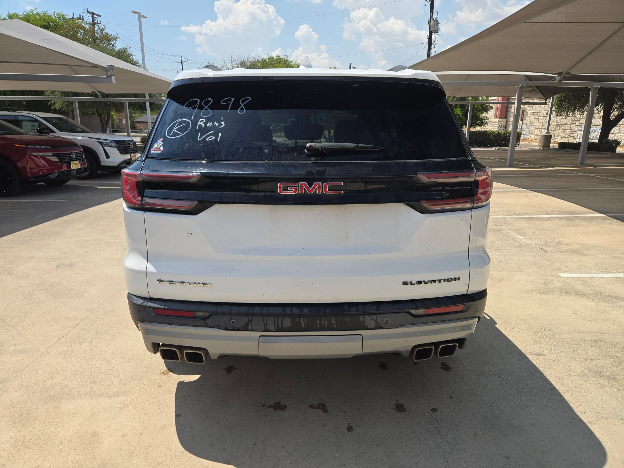 Used 2025 GMC Acadia Elevation w/ Elevation Premium Package FWD image 4