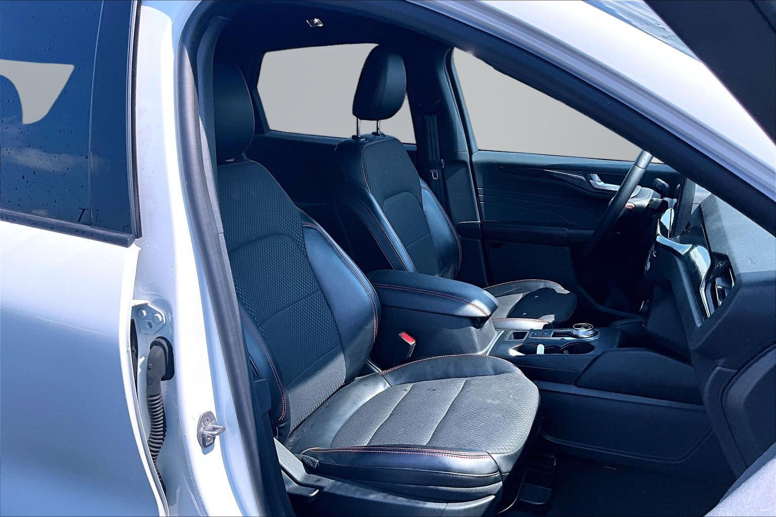 Used 2023 Ford Escape ST-Line w/ Tech Pack #1 AWD/4WD image 7
