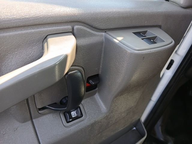 Used 2016 GMC Savana 3500 Extended image 17