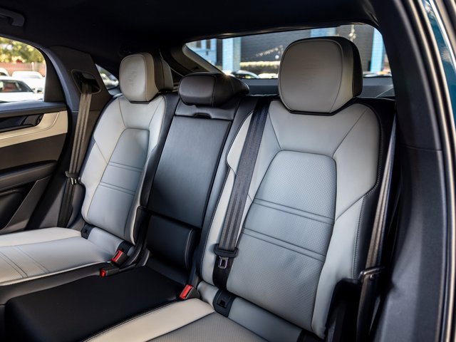Certified 2025 Porsche Cayenne Coupe image 45