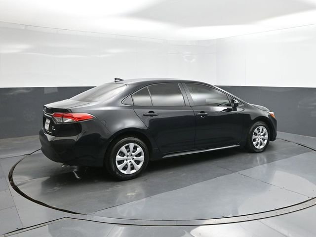 Used 2025 Toyota Corolla LE image 11