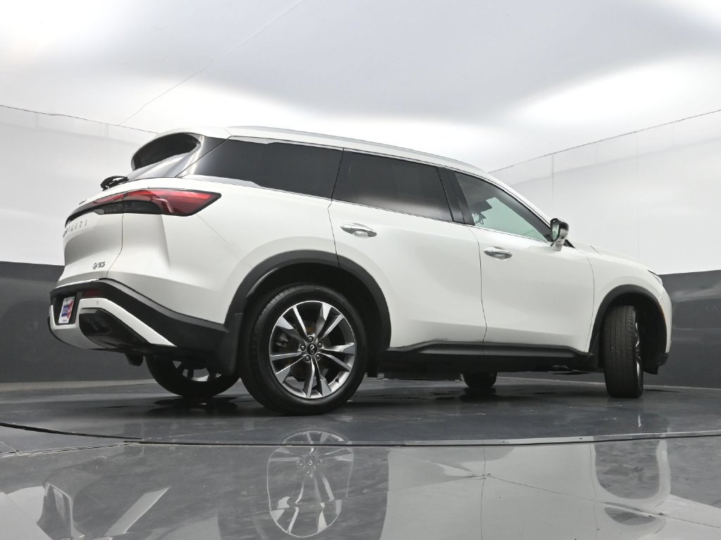 Used 2023 INFINITI QX60 Luxe w/ Cargo Package FWD image 32