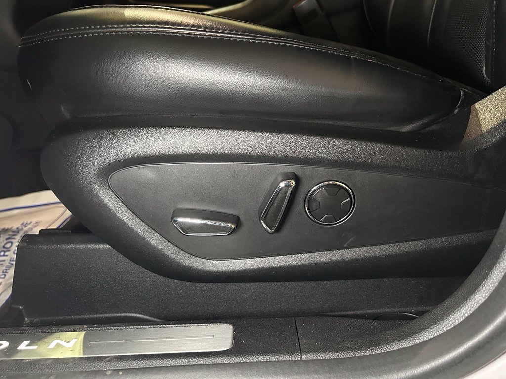 Used 2019 Lincoln MKC Select FWD image 18