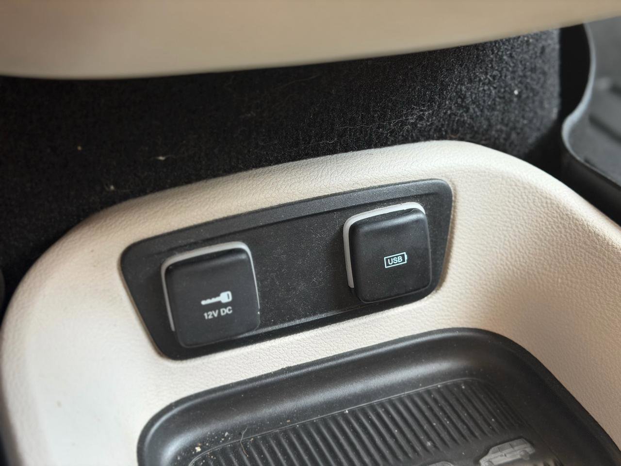 Used 2017 Chrysler Pacifica Platinum FWD image 32