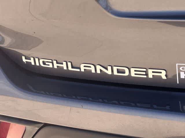 Used 2020 Toyota Highlander LE AWD/4WD image 8