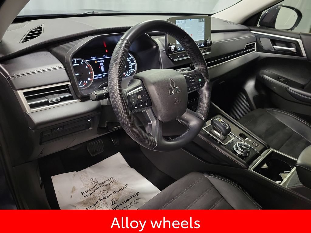 Used 2024 Mitsubishi Outlander SE AWD/4WD image 16