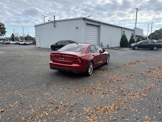 Used 2020 Volvo S60 T5 Momentum image 5