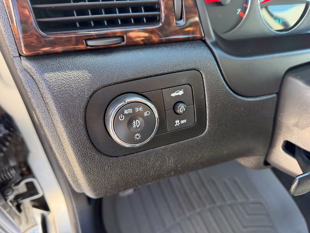 Used 2015 Chevrolet Impala LTZ FWD image 13