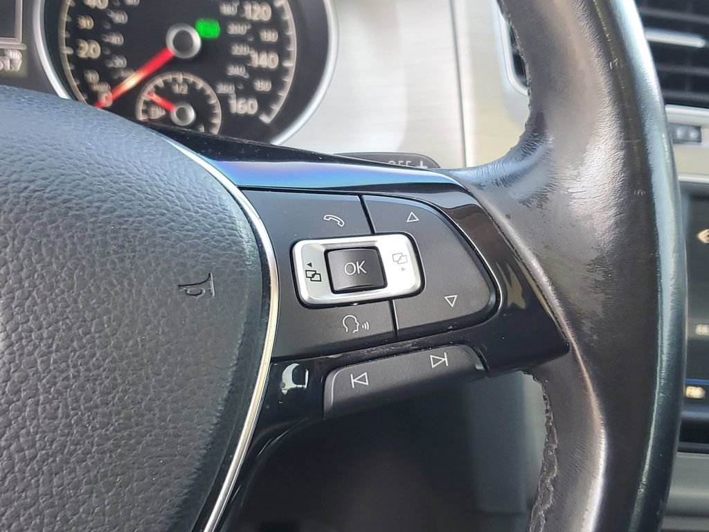 Used 2017 Volkswagen Golf S image 20