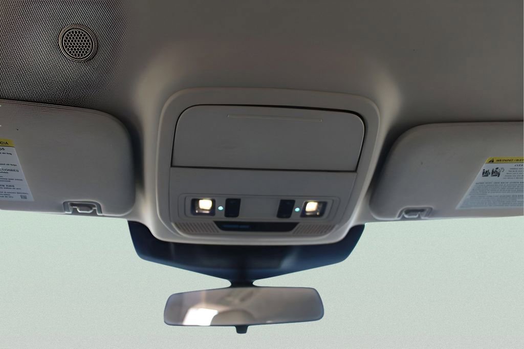 Used 2021 Ford Explorer XLT w/ Equipment Group 202A image 14