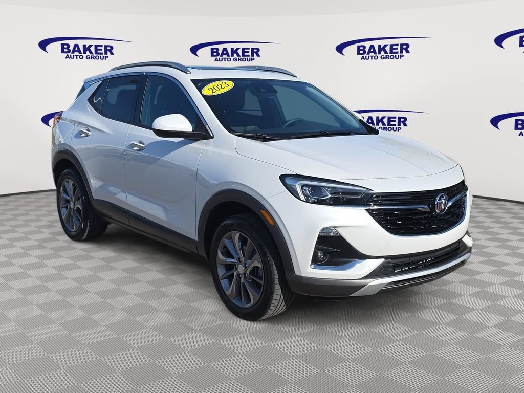 Used 2023 Buick Encore GX Essence w/ Experience Buick Package AWD/4WD image 3