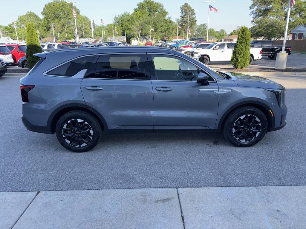 Used 2024 Kia Sorento S FWD image 6