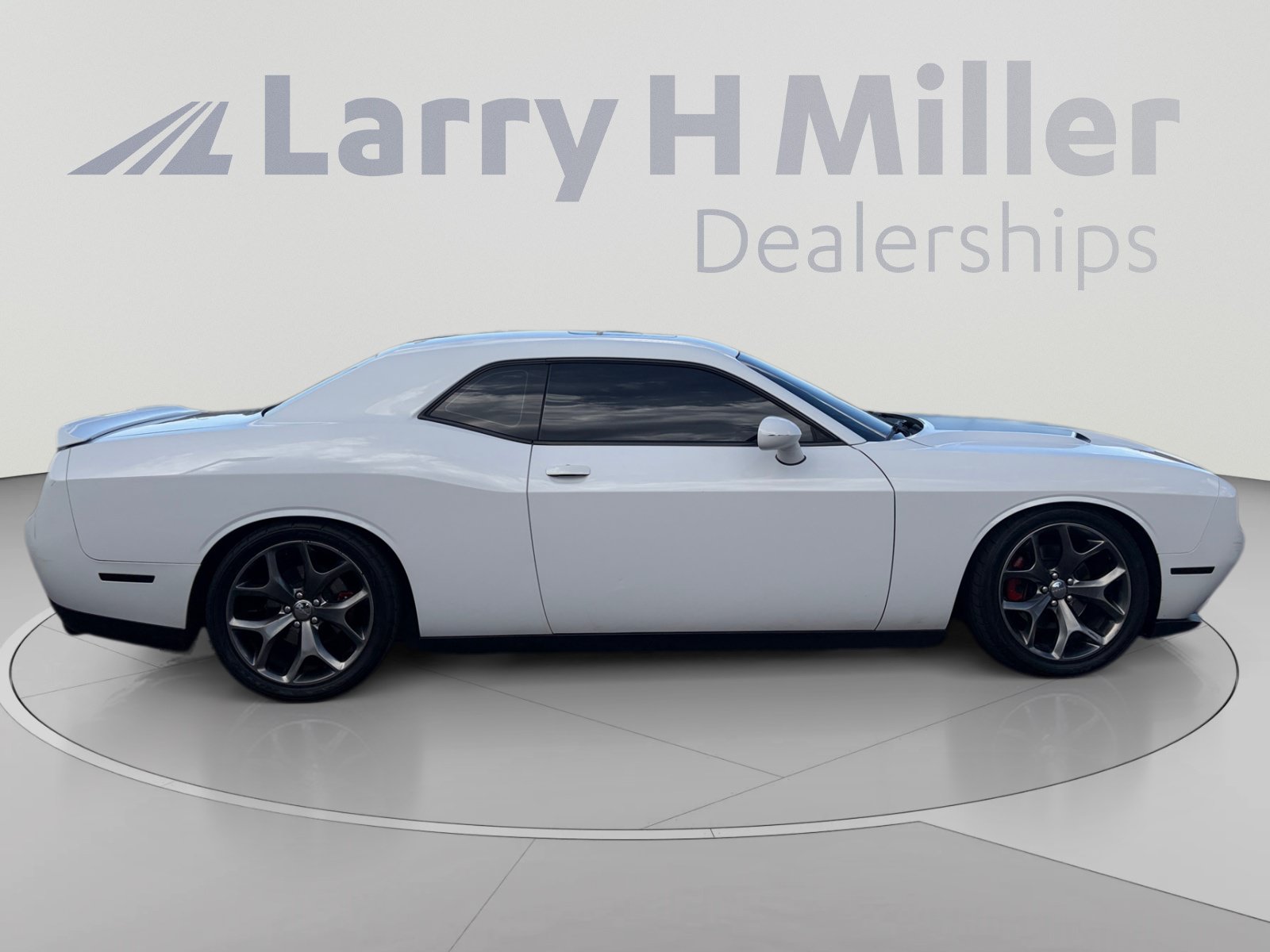 Used 2015 Dodge Challenger R/T w/ Quick Order Package 28B R/T RWD image 7