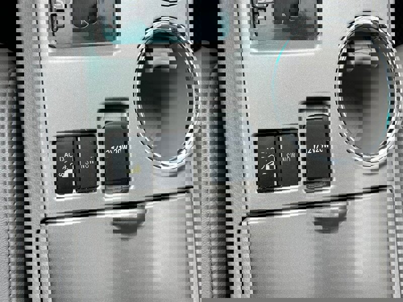 Used 2011 Toyota Highlander SE image 35