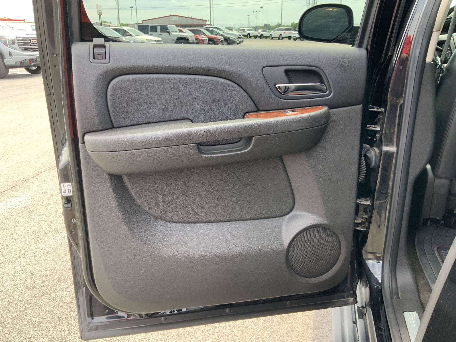 Used 2008 Chevrolet Avalanche LTZ w/ LTZ Preferred Equipment Group AWD/4WD image 42